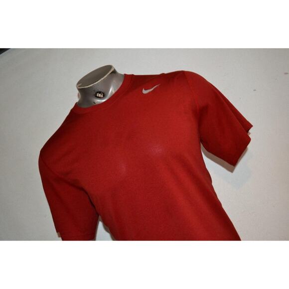 40779 Nike Gym Shirt Athletic Red Polyester Size Large Dri-Fit Mens - Picture 2 of 5